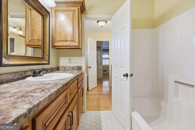 2224 Colonial Drive, Gainesville, GA 30501