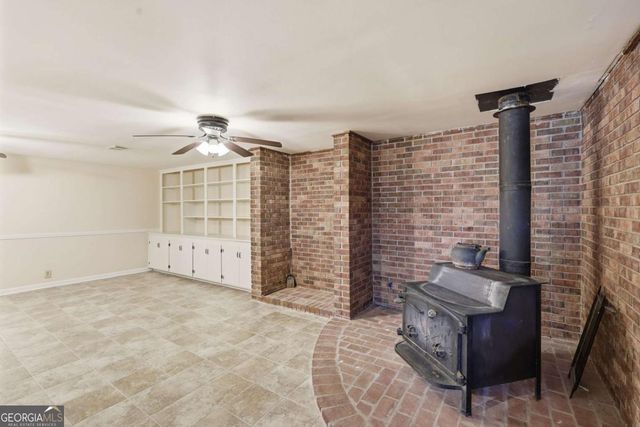 2224 Colonial Drive, Gainesville, GA 30501