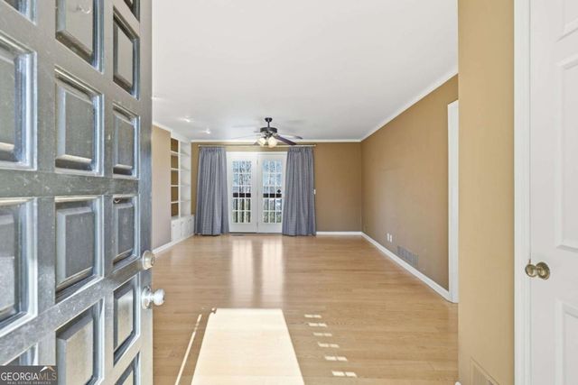 2224 Colonial Drive, Gainesville, GA 30501