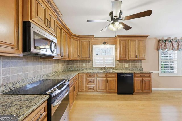 2224 Colonial Drive, Gainesville, GA 30501