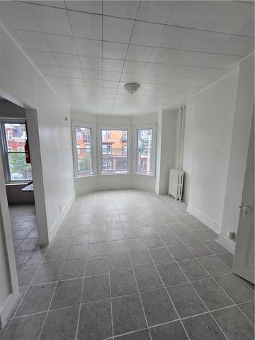 521 West Chew Street 2F, Allentown City, PA 18102