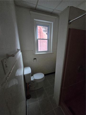 521 West Chew Street 2F, Allentown City, PA 18102