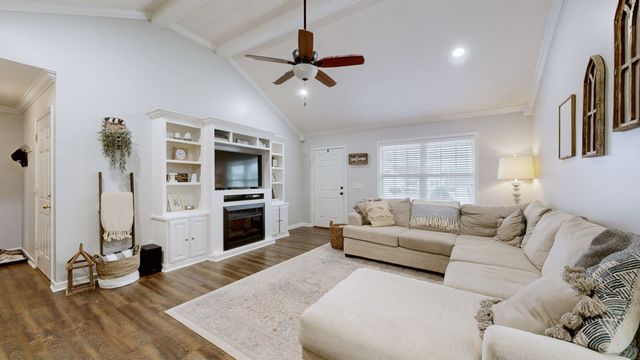 205 Graydon St, Shelbyville, TN 37160