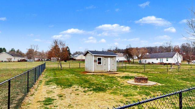 205 Graydon St, Shelbyville, TN 37160