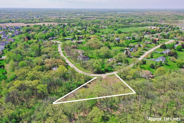 802 Apache Trail, Lake Villa, IL 60046