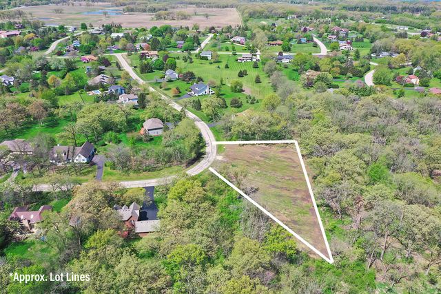 802 Apache Trail, Lake Villa, IL 60046