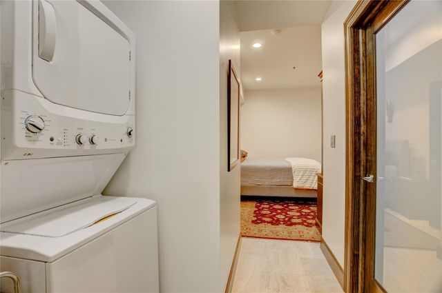 917 Main Street 305, Houston, TX 77002
