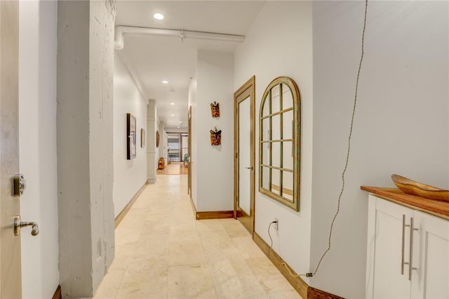 917 Main Street 305, Houston, TX 77002