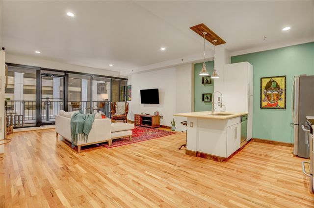 917 Main Street 305, Houston, TX 77002