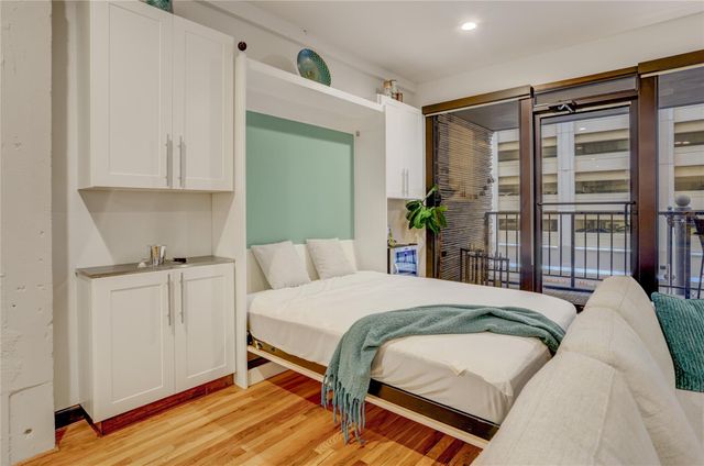 917 Main Street 305, Houston, TX 77002
