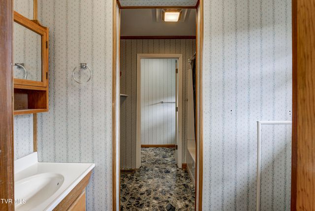 360 Highway 75, Blountville, TN 37617