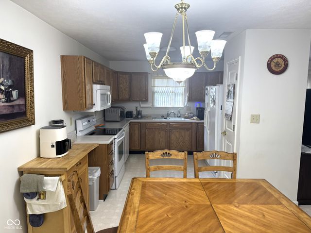 17702 Windwood Circle, Westfield, IN 46074