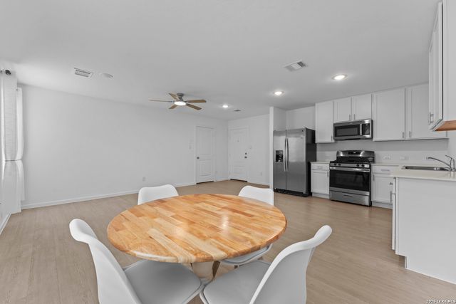 3754 GLADE, San Antonio, TX 78245