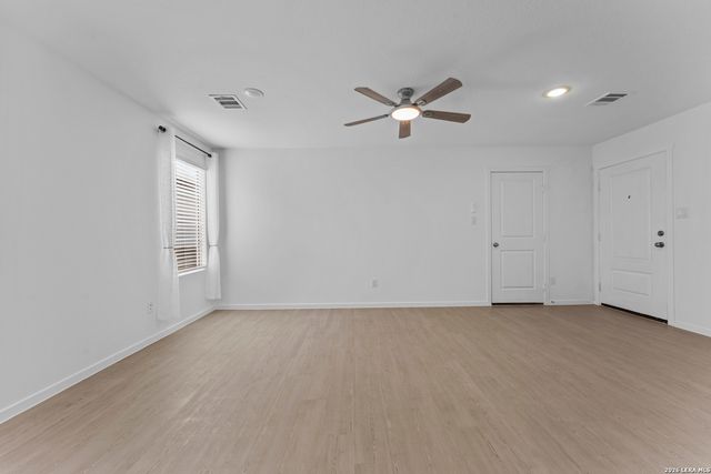 3754 GLADE, San Antonio, TX 78245