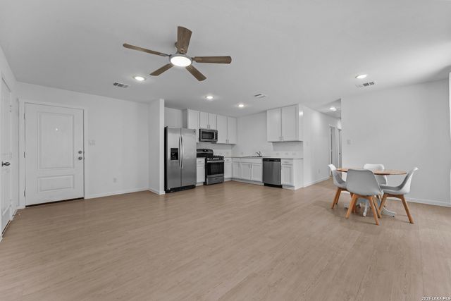 3754 GLADE, San Antonio, TX 78245