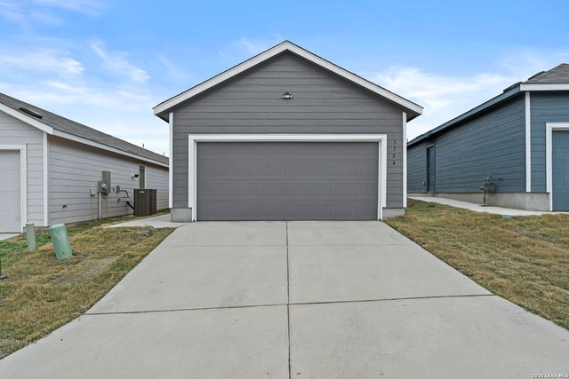 3754 GLADE, San Antonio, TX 78245