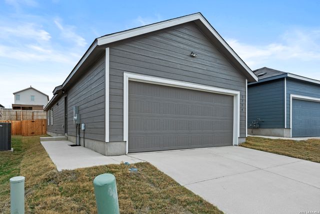 3754 GLADE, San Antonio, TX 78245