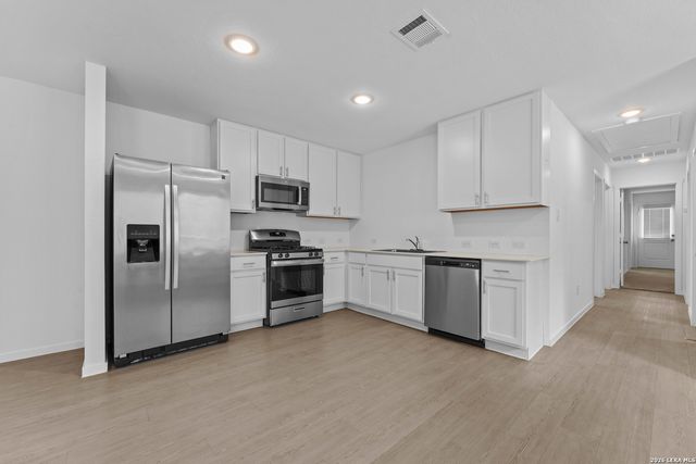 3754 GLADE, San Antonio, TX 78245