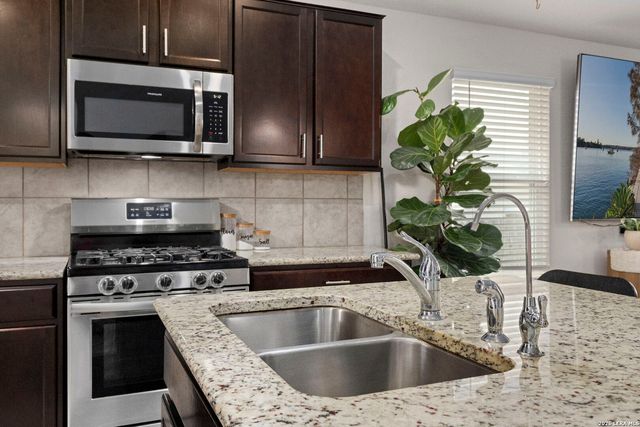 6023 Akin Quay, San Antonio, TX 78261