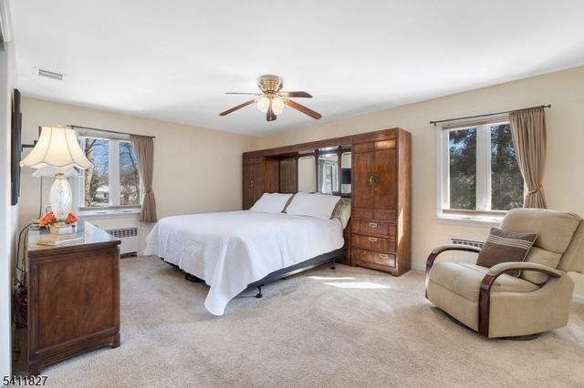 373 Upland Rd, Mountainside Boro, NJ 07092