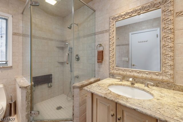 373 Upland Rd, Mountainside Boro, NJ 07092