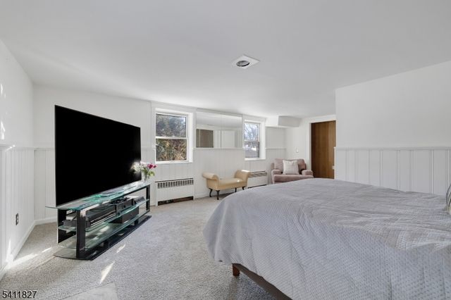 373 Upland Rd, Mountainside Boro, NJ 07092