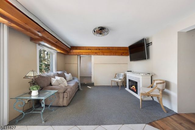 373 Upland Rd, Mountainside Boro, NJ 07092