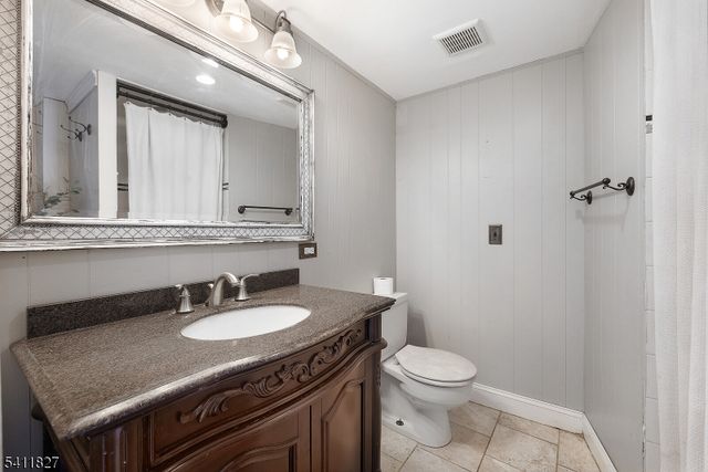 373 Upland Rd, Mountainside Boro, NJ 07092