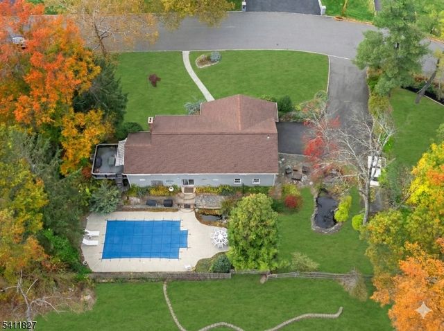 373 Upland Rd, Mountainside Boro, NJ 07092