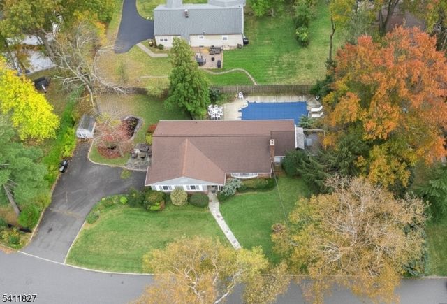 373 Upland Rd, Mountainside Boro, NJ 07092