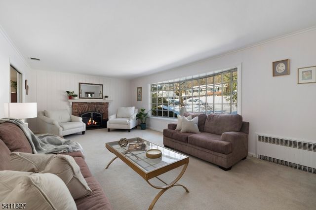 373 Upland Rd, Mountainside Boro, NJ 07092