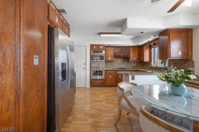 373 Upland Rd, Mountainside Boro, NJ 07092