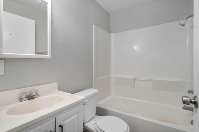 615 W Atlantic Street, Springfield, MO 65803