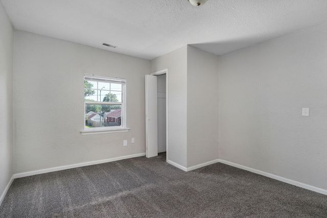 615 W Atlantic Street, Springfield, MO 65803