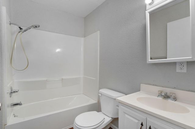 615 W Atlantic Street, Springfield, MO 65803