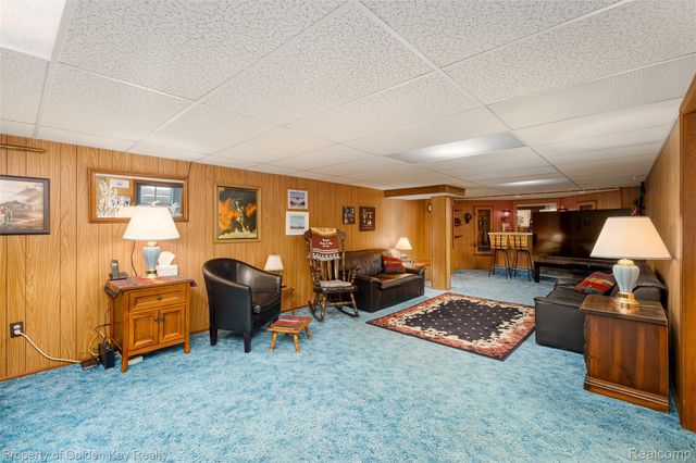 9743 Garden Street, Livonia, MI 48150