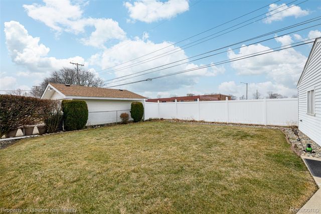 9743 Garden Street, Livonia, MI 48150