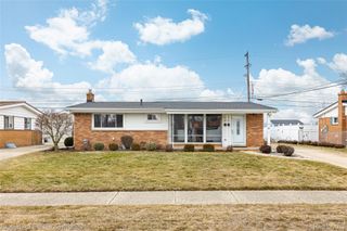 9743 Garden Street, Livonia, MI 48150