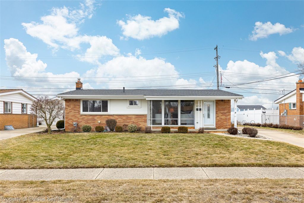 9743 Garden Street, Livonia, MI 48150