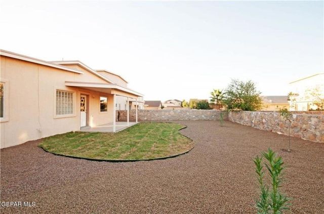 304 Jim Hofher Place, Horizon City, TX 79928