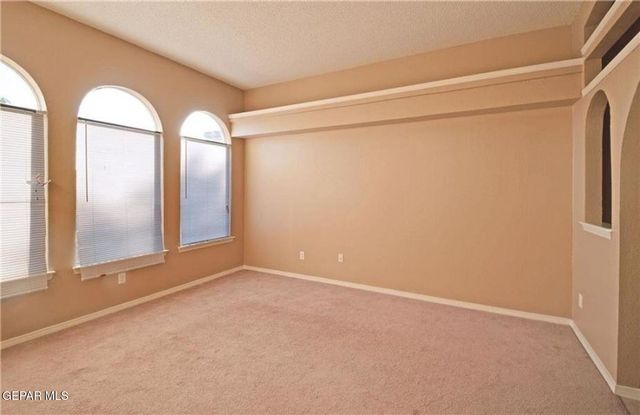 304 Jim Hofher Place, Horizon City, TX 79928