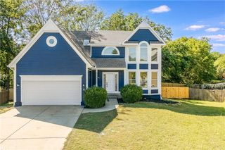 12502 S Shannan Circle, Olathe, KS 66062