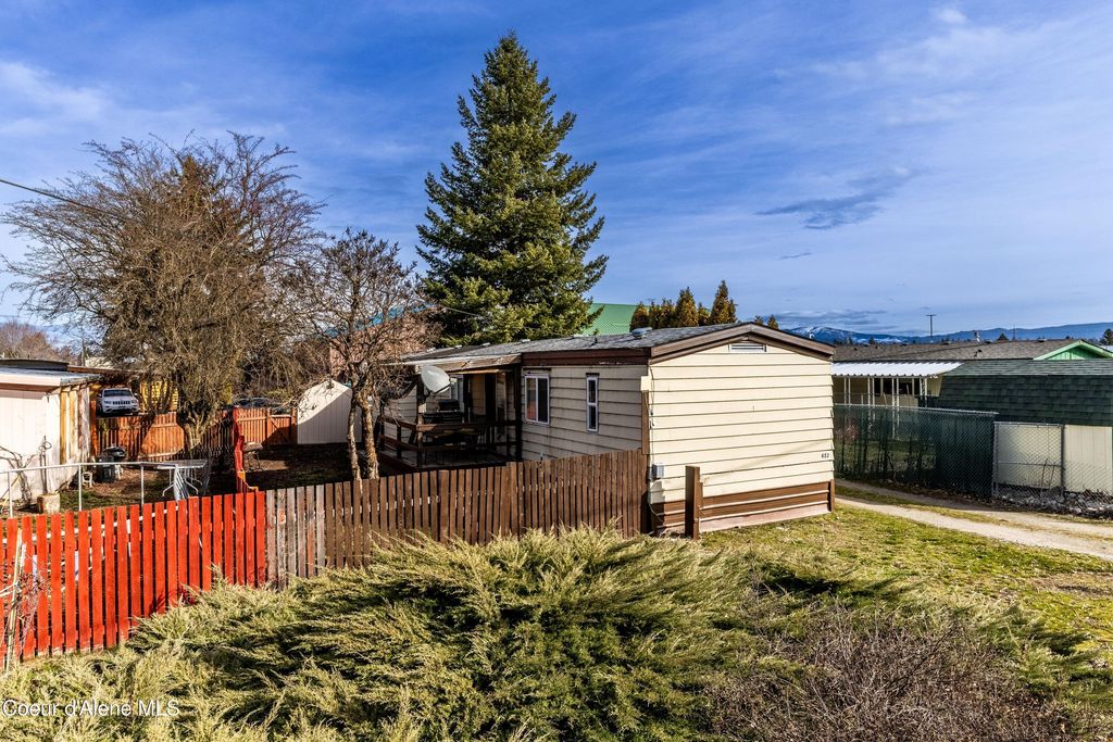 653 W Wyoming AVE, Hayden, ID 83835 photo 2