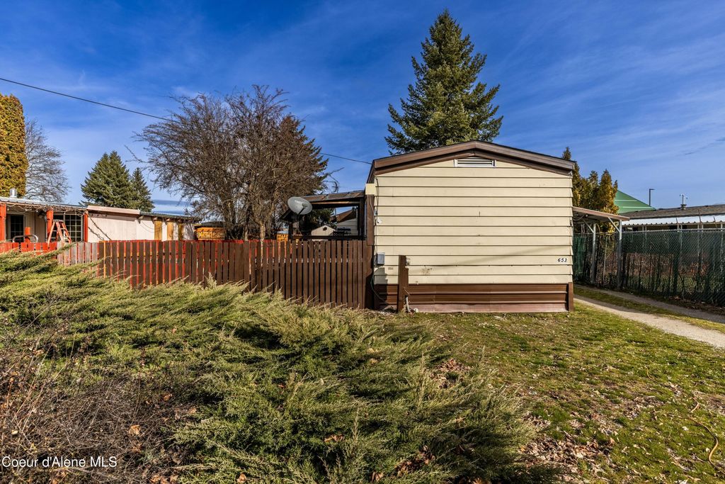 653 W Wyoming AVE, Hayden, ID 83835 photo 3