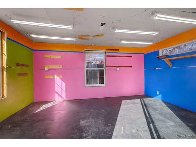 2055 Syracuse St, Denver, CO 80207