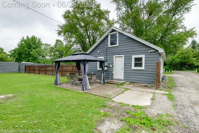 14220 Martinsville Road, Van Buren Charter Township, MI 48111