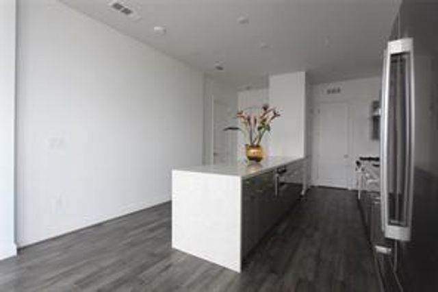 1211 Caroline Street 1104, Houston, TX 77002