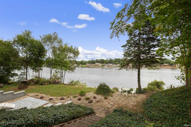 56040 River Heights, Elkhart, IN 46516