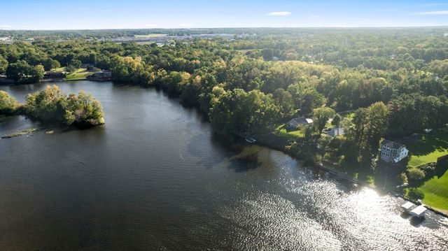 56040 River Heights, Elkhart, IN 46516