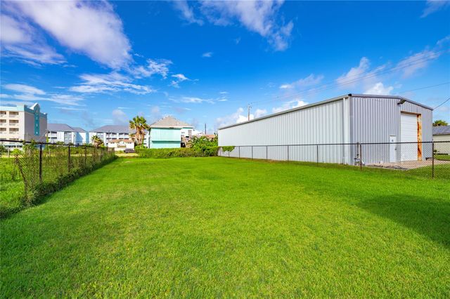 3619 Yale Street, Galveston, TX 77554